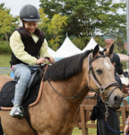 주말 도심 공원서 무료로 승마 체험하세요