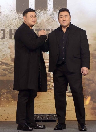 [SW포토]황야, 허명행 감독과 배우 마동석