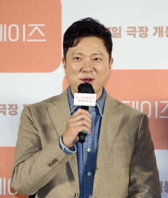 [SW포토]정성화,'즐겁게 촬영했어요'