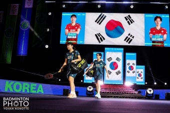 ‘전영오픈 제패’ 이소희-백하나, 한국 女복식 2연속 금빛 쾌거… 안세영은 4강 마침표