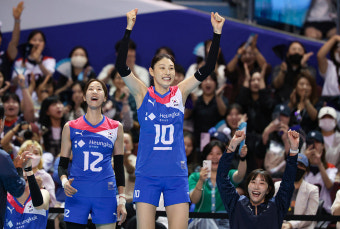 ‘태극마크와 작별’ 김연경, KYK재단 출범…“유망주 물심양면으로 돕는다”
