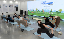 [월드 웰니스 페어 2024] 물흐르듯 빈야사 요가하며 ‘현재에 입중하는 연습’