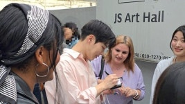 [BS현장] 4개 국어 자막 띄운 K-뮤지컬…외국인 관객 홀렸다