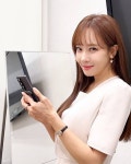 소유진, 워킹맘 룩 완성...앞머리 컷으로 청순 매력 발산 [스타★샷]