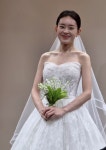 ‘나솔’ 19기 옥순, 결혼 임박…웨딩드레스 피팅 공개 “올릴까 말까 수천 번 고민”
