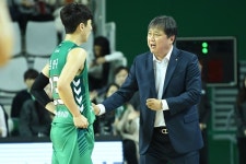 이상범 감독 (허)웅이도 없고, (김)현호도 없고