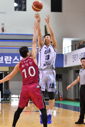 [D리그] 김지후 외곽포 터진 KCC, LG 꺾으며 4연승