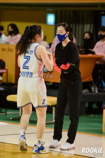 선수만큼 떨렸던 삼성생명 이미선 코치 
