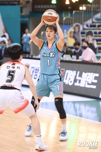 하나원큐 신지현 한 경기 전반 개인 최다 득점 타이