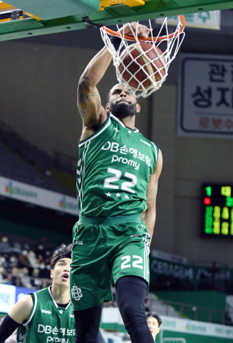 짠물 수비 앞세운 DB, 한국가스공사 꺾고 3연승 질주