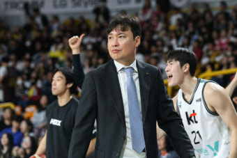 KT 송영진 감독 