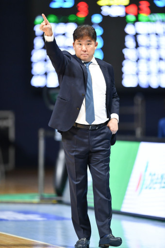 '감동의 창단 첫 승' 거둔 소노 김승기 감독 