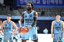 '소노 에이스→국가대표 주전' 이정현, 큰 부상 피했다... 전성현은 28일 복귀