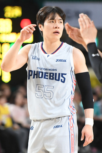 다시 나온 FA 시장서 활짝→삼성행 택한 베테랑 가드 한호빈 
