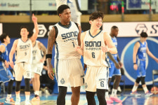 원래 그런 찬스가 잘 안오는데... 소노 이정현이 4쿼터 막판 슈팅을 망설인 이유는?