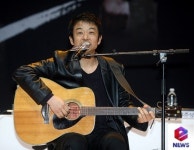 [포토] 이정열 (김)광석이형 듣고 있어요?