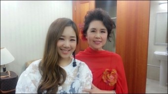유성은, 심수봉 콘서트서 듀엣무대 후 다정 인증샷 