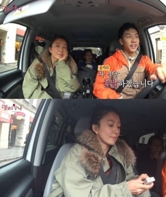 김희애 야상 뭐길래 '여배우의 소탈한 매력' 완판 조짐