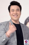 변호사신승환법률사무소 | [포토] 신승환, 기분 최고에요~