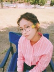 [★SNS]꽃선물 경수진, 커다란 안경쓰고 귀여운 표정