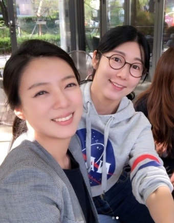 사유리, 배현진과 다정샷 