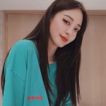 한예슬, 흑발+고양이 화장..오랜만에 미모 근황 [★SNS]