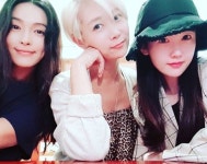 "사랑하는 가희X에스더 언니, 더 예뻐질게"...별, 셋째 출산 후 근황 공개[★SNS]
