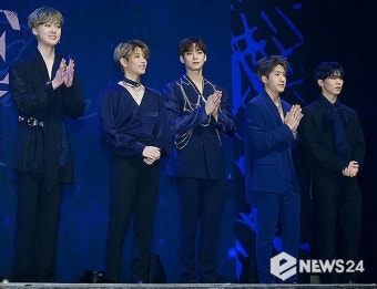 [e포토] 아스트로, 조금 긴장한 모습