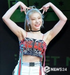 [e포토] 시크릿넘버 진희, 싱글벙글