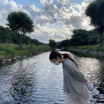 강소라, 결혼 후 첫 근황..생수 들고 산책 완전 털털