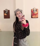 이유비, 빵모자-왕안경-곱창끈..복고퀸 등극