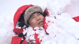 [MBC 다큐스페셜] 배우 정은표, 온천마을 화장실 청소하며 생존기