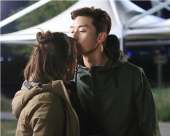 <그녀는 예뻤다> 황정음박서준, 로맨틱 농구 데이트! '뽀뽀는 덤'