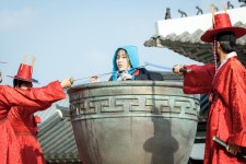 뜨거운 반응!  조선에 떨어진 김슬기, 윤두준과 운명적 만남