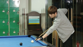 <꽃미남 브로맨스> 엘-김민석, 당구도 화보처럼! 오늘도 미남 대결