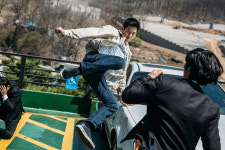 리얼현피액션  액션 충만 4종 스틸 전격 공개!