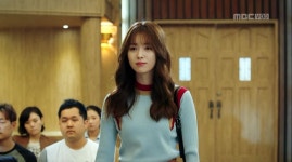 [W(더블유) 리뷰] ‘결정의 순간’ 한효주, 김의성·이종석을 행복하게 할 수 있을까?