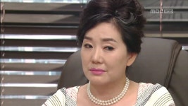 [좋은 사람 리뷰] 어머니 찾았다고요! 우희진, 母 찾을까…단서 포착