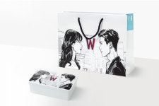 MBC 브랜드스토어, 온라인에서도 〈W(더블유)〉 상품을 판매한다.