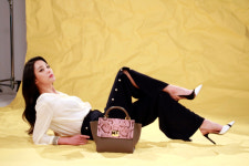 배우 한고은, 광고 촬영장 속 우아한 봄의 여신