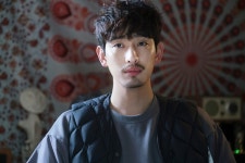 ‘라디오로맨스’ ‘츤데레 로맨티스트’ 윤박, 김소현 향한 애정 공세 시작