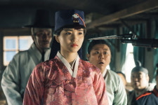 ‘미스터 션샤인’ 김태리, 일발장전 ‘애기씨’의 돌발 조준!