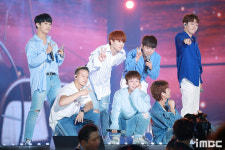 [포토] 비투비, 엔딩은 장난기 넘치게 (2018 코리아 뮤직 페스티벌)
