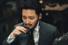 미스터 션샤인 이병헌-유연석-변요한, 경쟁관계에서 동료로...술자리 쓰리샷