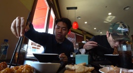 어서와 한국은 태국 3인방, 자장면 먹방 중 폭풍 검색한 사연은?