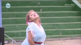 ‘나 혼자 산다’ 박나래, 무지개 노래방서 화사와 특급 콜라보(?)... 조빈 “어우~ 쌍 멍청이”