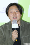 [포토] 김진유 감독, 인사말 하는 영화 나는보리의 감독