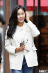 [포토] 조정민, 미녀 가수의 출근길