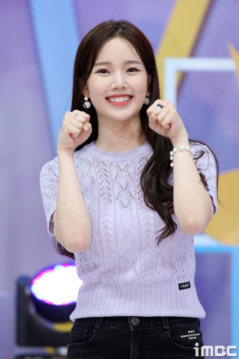 [포토] 위클리 이수진, 애교의 기술
