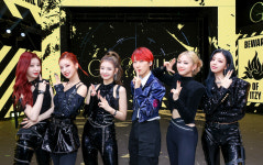 ITZY, Mnet 엠카운트다운에서 첫 1위하며 눈물 펑펑